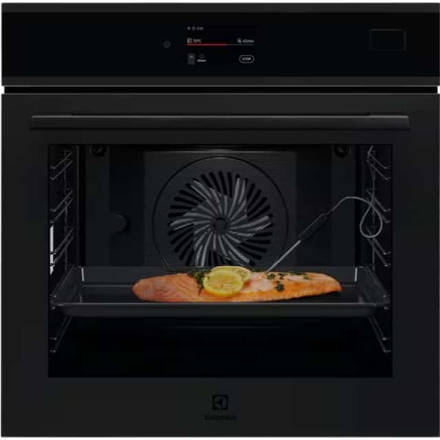 Piekarnik parowy ELECTROLUX EOB9S3XT czarny mat matowy MealAssist SteamPro termosonda AI Taste Assist asystent gotowania Connected Cooking zdalne sterowanie
