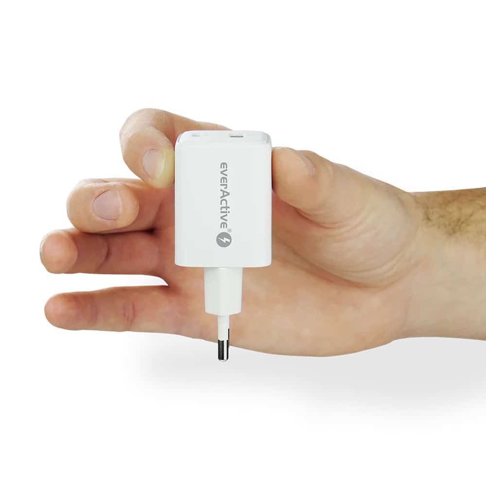EVERACTIVE ŁADOWARKA SIECIOWA GAN 1 X USB ORAZ 1 X USB-C QUICK CHARGE 4.0 45W BIAŁA SC-450Q