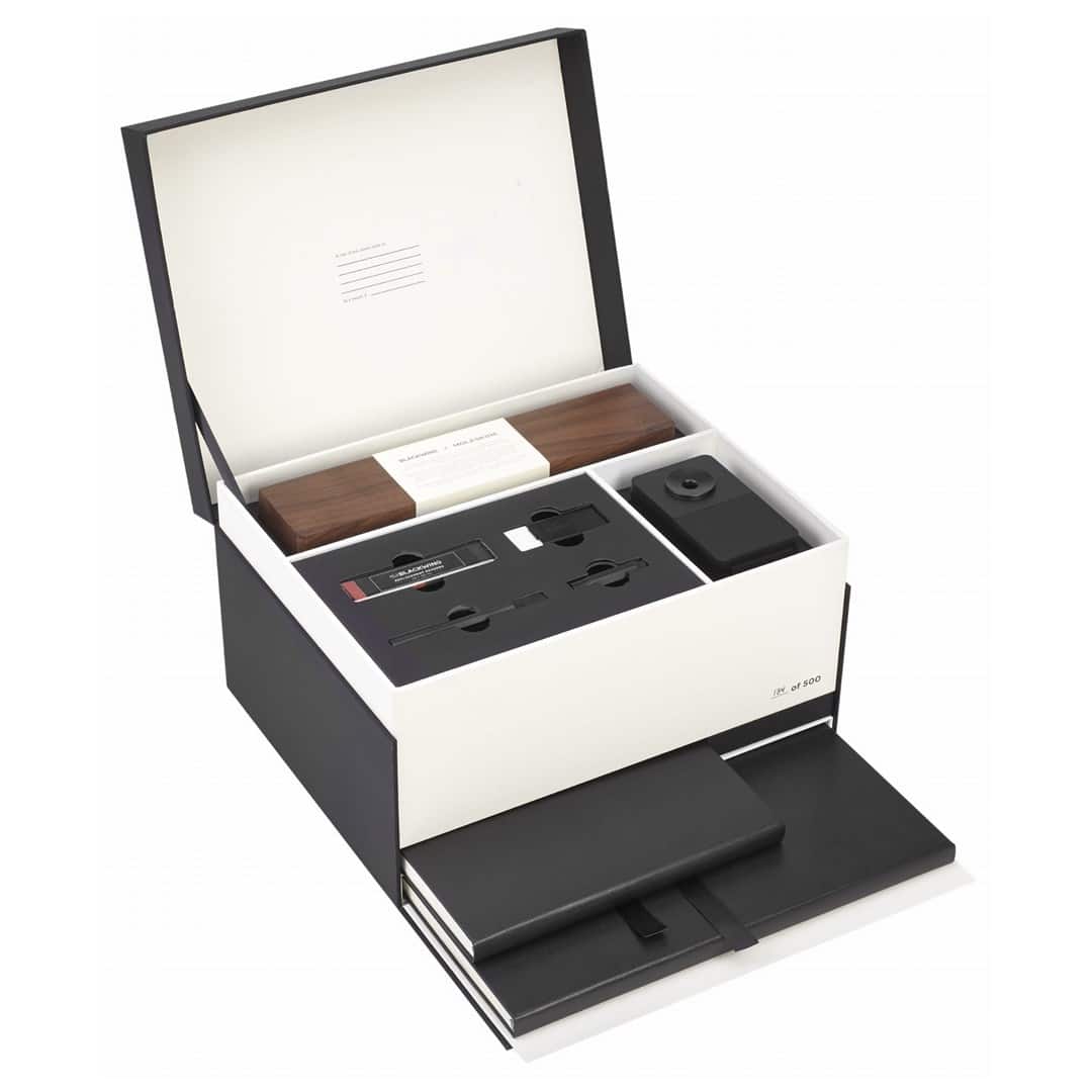 Moleskine Zestaw Max Atelier Blackwing, zawiera dwa szkicowniki, pudełko z drewna orzechowego, 24 ołówki. — zdjęcie 1 z 5