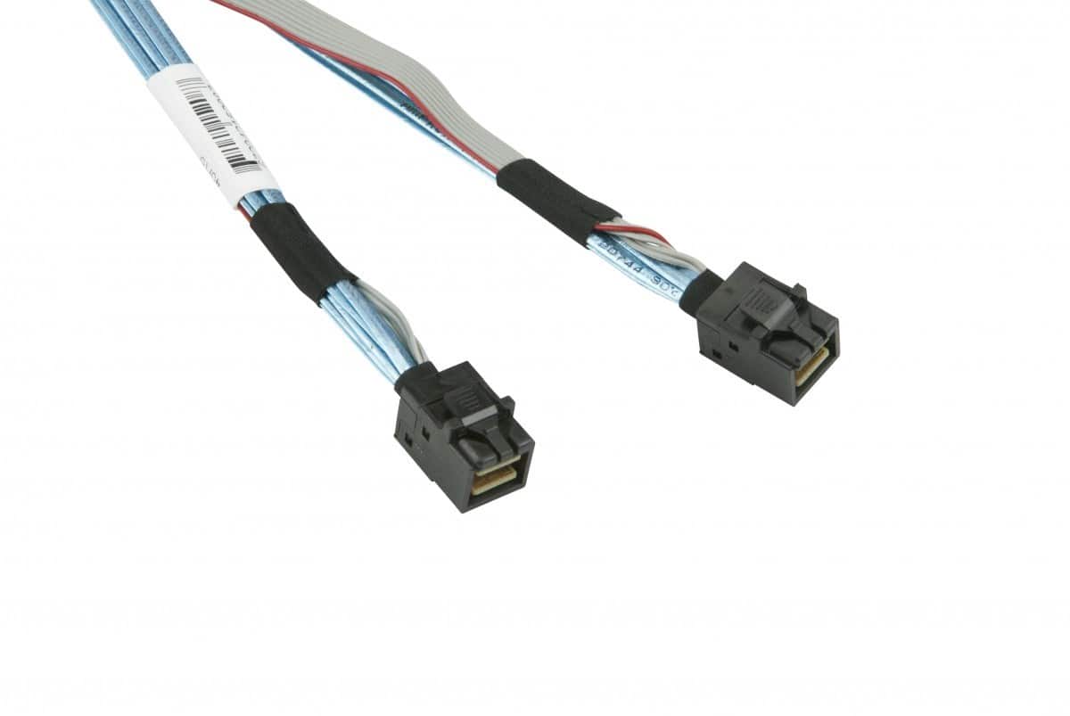 KABEL SM CBL-SAST-0593 SFF-8643 60CM — zdjęcie 1 z 2