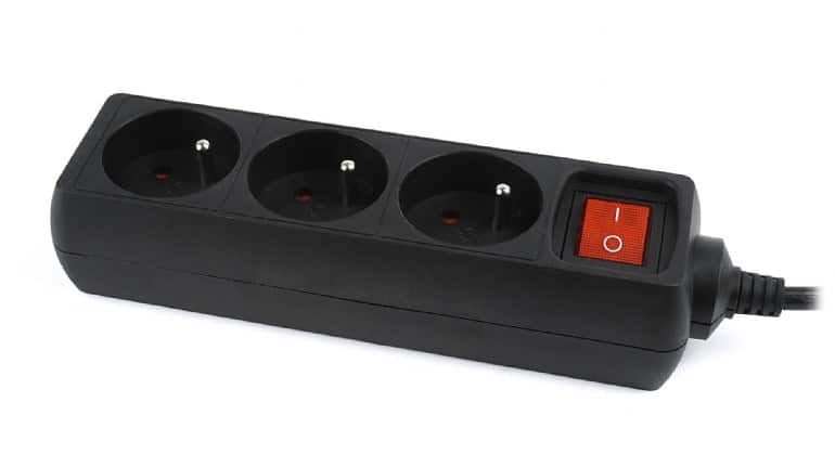 Listwa zasilająca ENERGENIE EG-PSU3F-01, 3 x Typ E, 10 A, 0,6m, czarna — zdjęcie 1 z 4
