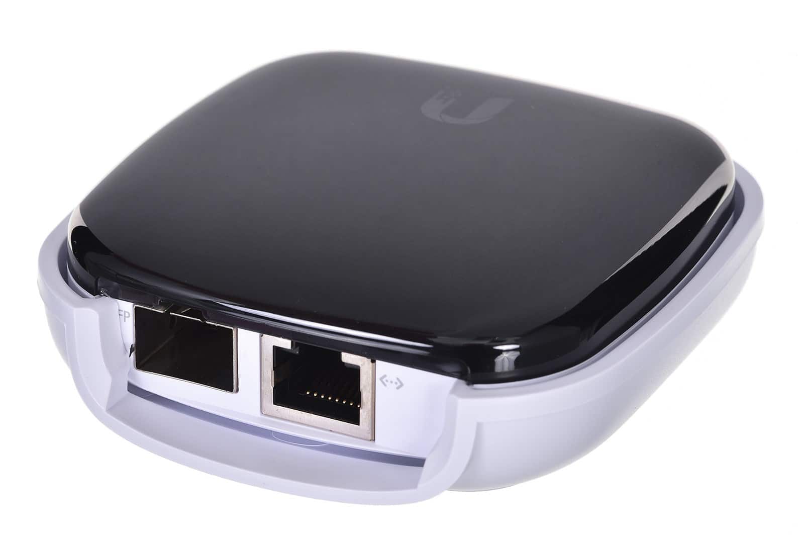 Ubiquiti UF-AE Media konwerter UFiber, 1x SFP, 1x R — zdjęcie 1 z 5