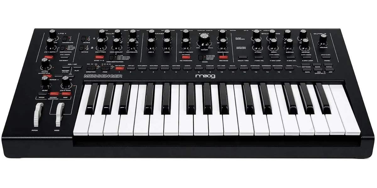 MOOG MESSENGER - Syntezator Analogowy