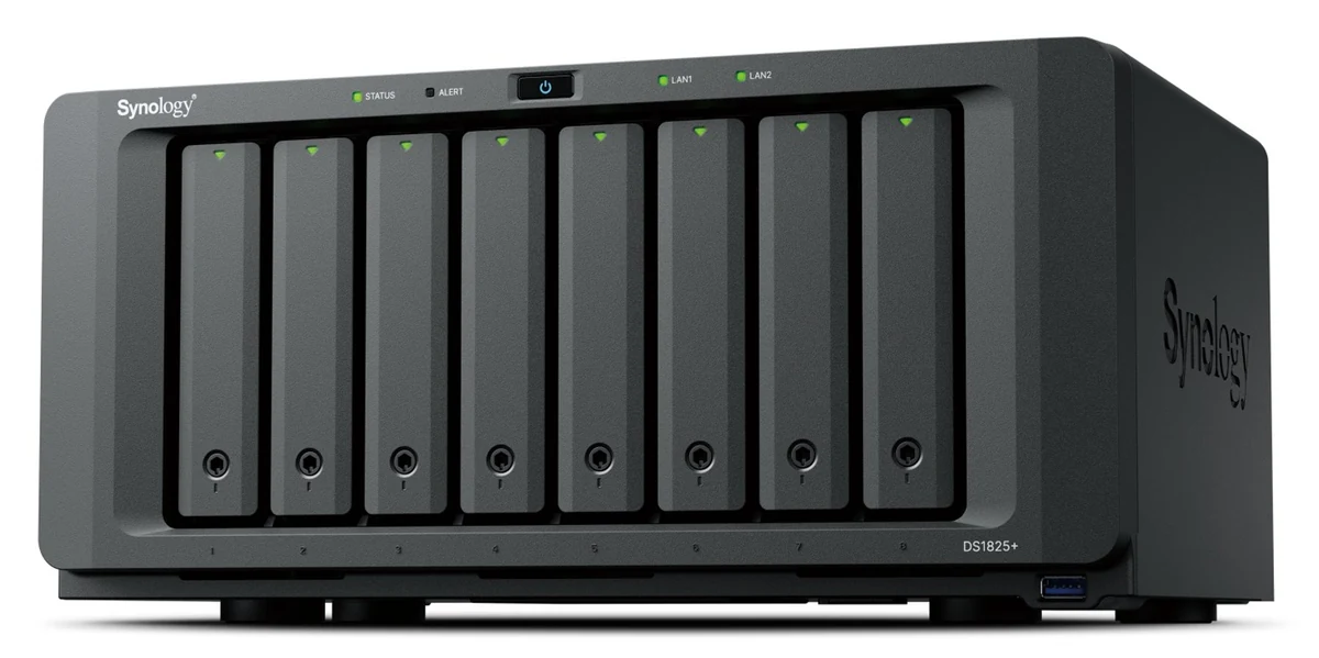Serwer NAS Synology DS1825+ z procesorem AMD Ryzen V1500B