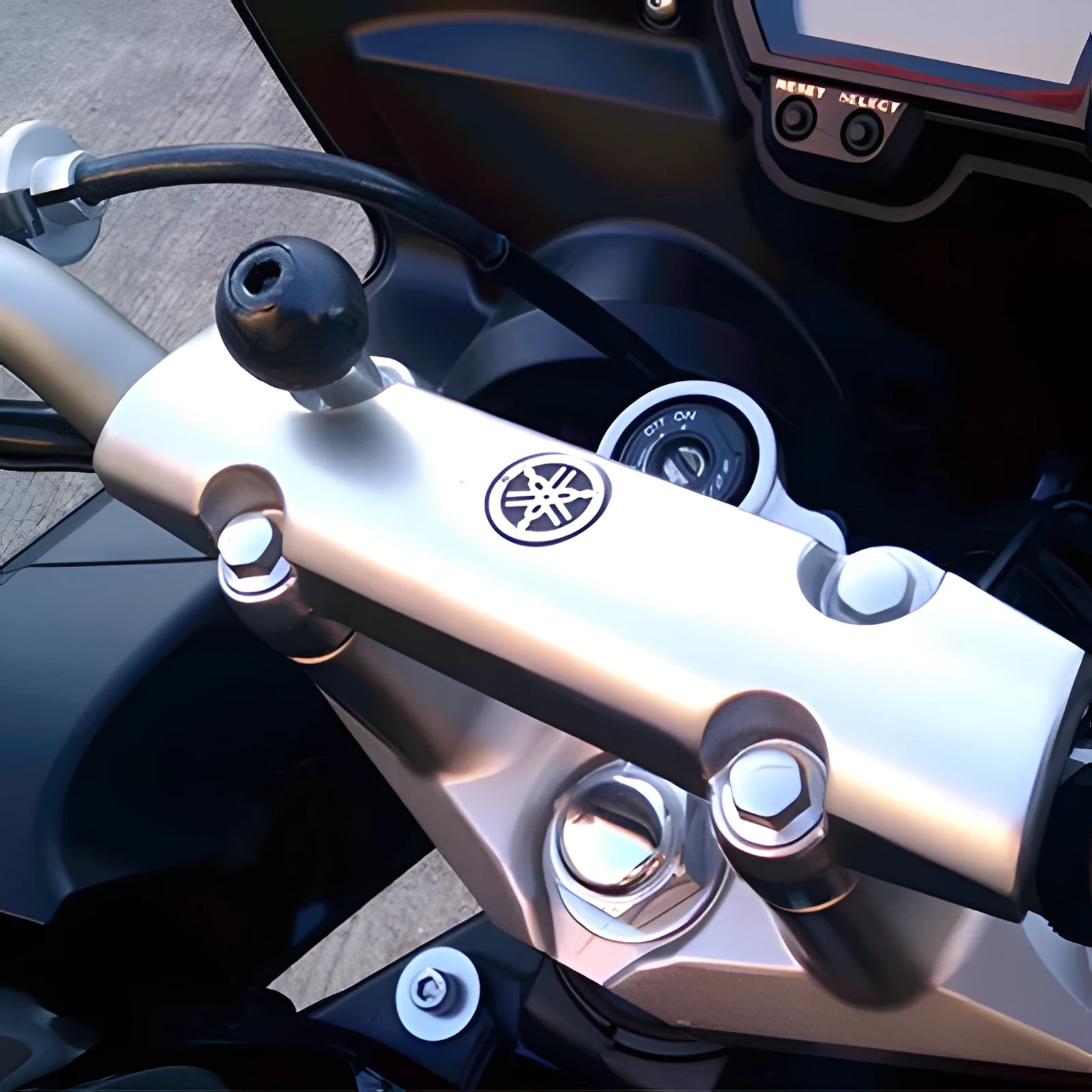 RAM® 1 Calowa Głowica Do Motocykla M8 — zdjęcie 1 z 5