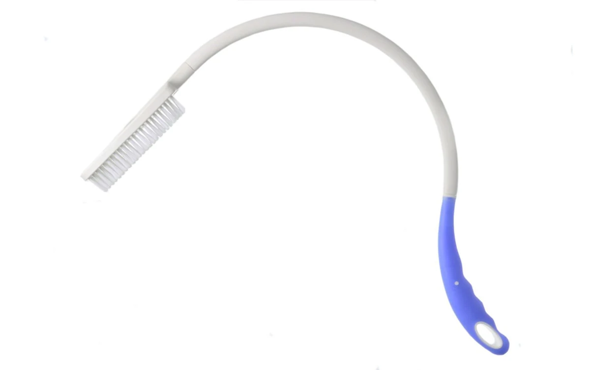 Szczotka do mycia pleców 82 cm, biała/niebieska