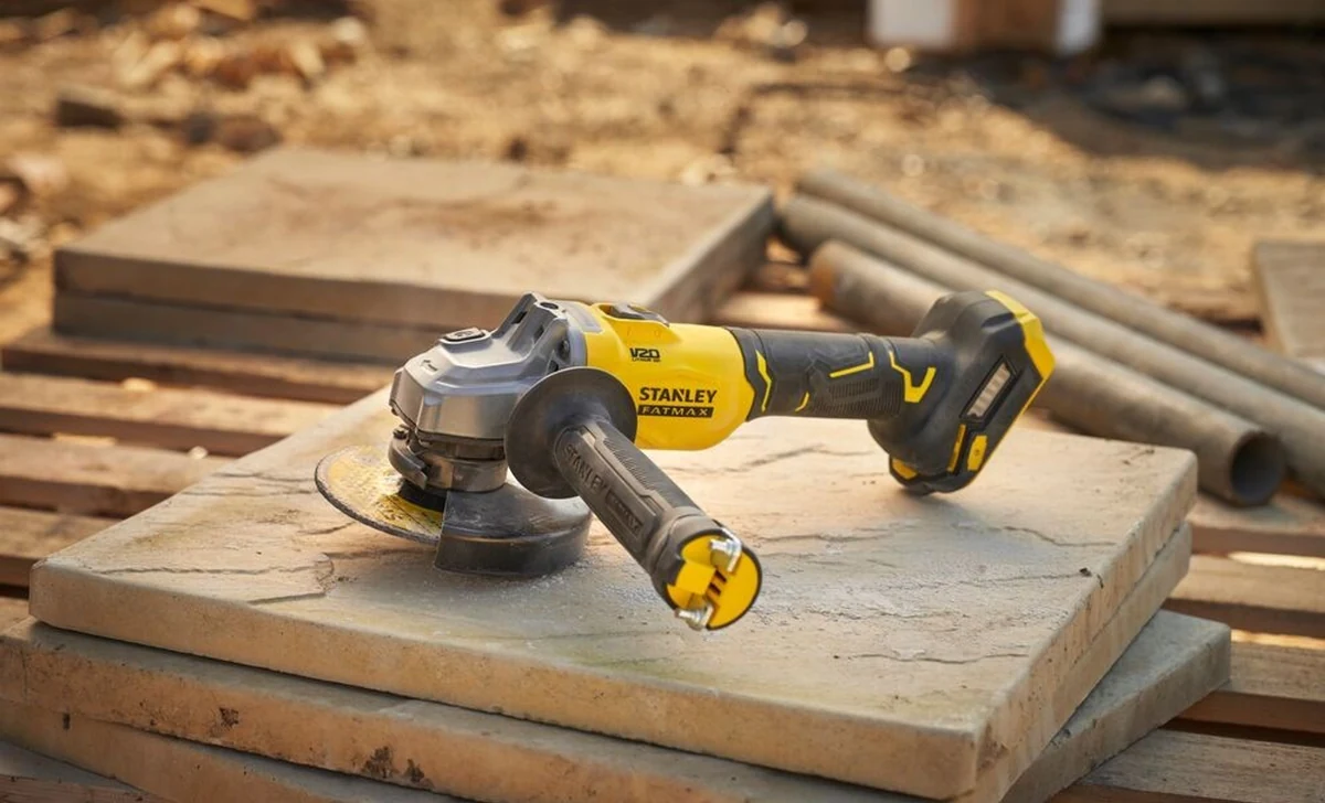 Szlifierka kątowa Fatmax SFMCG710B STANLEY